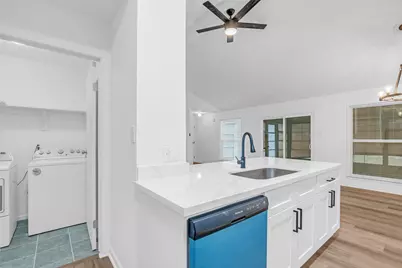7 Camberwell Court, The Woodlands, TX 77380 - Photo 5