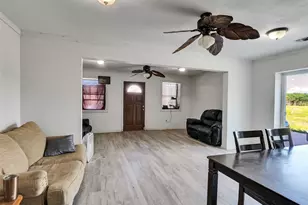 2024 Beverly Ln, Sealy, TX 77474 - Photo 17