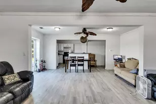 2024 Beverly Ln, Sealy, TX 77474 - Photo 15