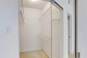 8055 Cambridge St, Houston, TX 77054 - Photo 9