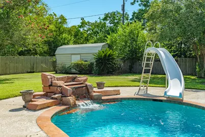 808 S Belle Drive, Angleton, TX 77515 - Photo 9