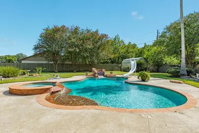 808 S Belle Drive, Angleton, TX 77515 - Photo 7