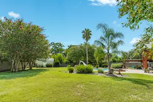 808 S Belle Dr, Angleton, TX 77515 - Photo 11
