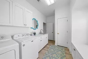 696 Villa Dr, Crystal Beach, TX 77650 - Photo 29