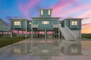 696 Villa Dr, Crystal Beach, TX 77650 - Photo 1