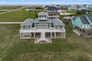 696 Villa Dr, Crystal Beach, TX 77650 - Photo 39