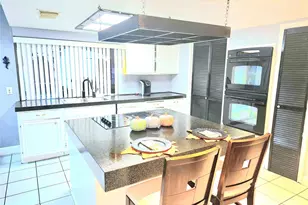 11703 Teaneck Dr, Houston, TX 77089 - Photo 9