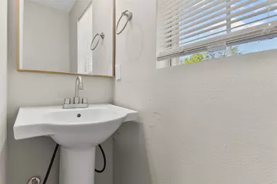 6905 Speaker Street, Hitchcock, TX 77563 - Photo 7