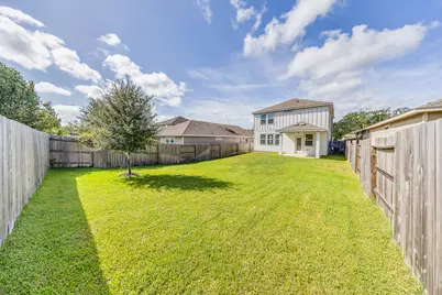 18560 Meadow Point Lane, Conroe, TX 77316 - Photo 23