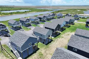 1032 Sunset Circle W, Crystal Beach, TX 77650 - Photo 47
