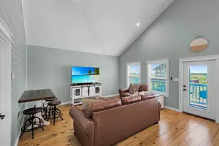 1032 Sunset Circle W, Crystal Beach, TX 77650 - Photo 15