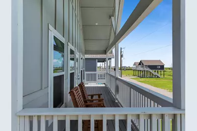 1032 Sunset Circle W, Crystal Beach, TX 77650 - Photo 13