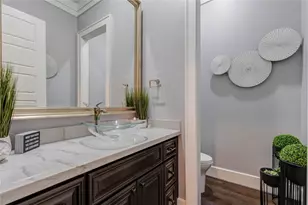 2111 Saxon Dr, Houston, TX 77018 - Photo 9