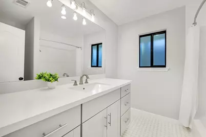 10726 Riverview Drive, Houston, TX 77042 - Photo 19