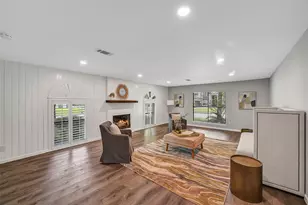 10726 Riverview Dr, Houston, TX 77042 - Photo 7