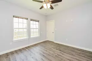 3153 Christie St, Houston, TX 77026 - Photo 25