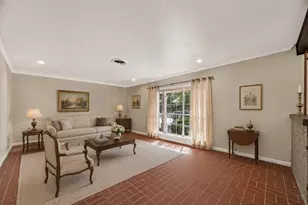6710 Burning Tree Dr, Houston, TX 77036 - Photo 5