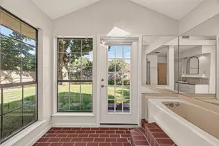6710 Burning Tree Dr, Houston, TX 77036 - Photo 27