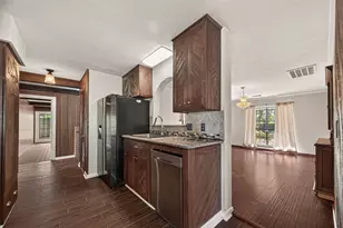 6710 Burning Tree Dr, Houston, TX 77036 - Photo 11