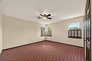 6710 Burning Tree Dr, Houston, TX 77036 - Photo 39