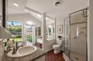 6710 Burning Tree Dr, Houston, TX 77036 - Photo 21