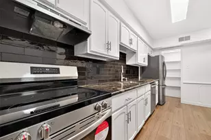 359 N Post Oak Ln, Houston, TX 77024 - Photo 13