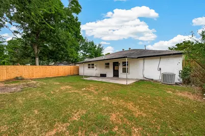 11434 Sharpview Drive, Houston, TX 77072 - Photo 25