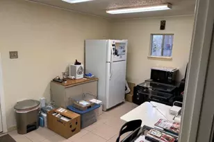 3905 Avenue R, Galveston, TX 77550 - Photo 3