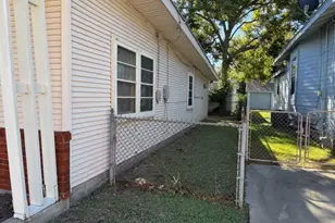 3905 Avenue R, Galveston, TX 77550 - Photo 5