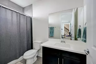 1016 Green Kensington Dr, Houston, TX 77008 - Photo 9