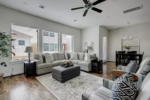 1016 Green Kensington Dr, Houston, TX 77008 - Photo 3