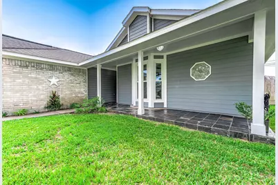305 Seacrest Boulevard, League City, TX 77573 - Photo 5
