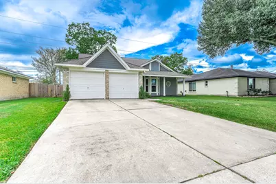305 Seacrest Boulevard, League City, TX 77573 - Photo 3