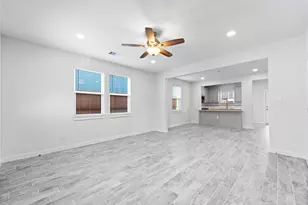 913 Turner Dr, Houston, TX 77076 - Photo 5