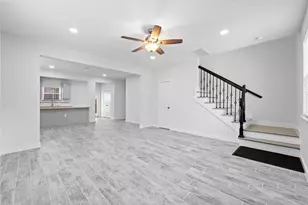 913 Turner Dr, Houston, TX 77076 - Photo 3