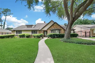 1030 Chantilly Ln, Houston, TX 77018 - Photo 1
