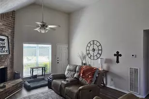 806 Bayou Vista Dr, Deer Park, TX 77536 - Photo 3
