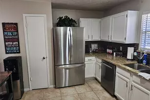 806 Bayou Vista Dr, Deer Park, TX 77536 - Photo 5