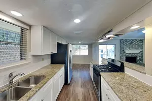 2239 Middle Creek Dr, Houston, TX 77339 - Photo 9