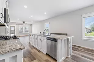 16902 Rich Pines Dr, Conroe, TX 77302 - Photo 9