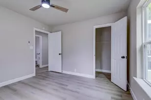 1109 13th St N, Texas City, TX 77590 - Photo 11