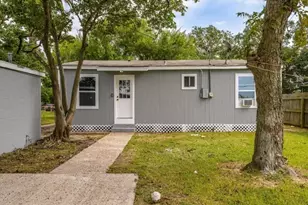 1109 13th St N, Texas City, TX 77590 - Photo 9