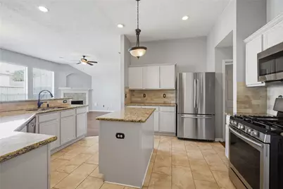 3206 Ivory Pointe Drive, League City, TX 77573 - Photo 11