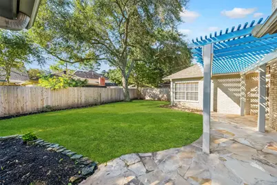 15914 Meadowside Drive, Houston, TX 77062 - Photo 25
