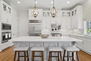 259 Green Blvd, Shenandoah, TX 77384 - Photo 11