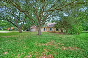 1 Shantilly Ln, Bay City, TX 77414 - Photo 3
