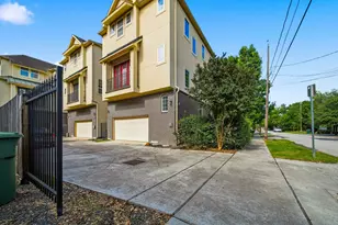 5525 Petty St, Houston, TX 77007 - Photo 3