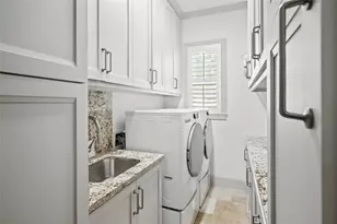 4021 Glenshire St, Houston, TX 77025 - Photo 13