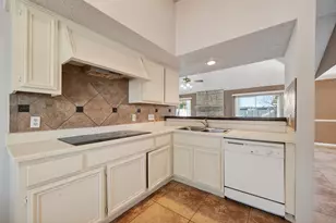 11415 Chariot Dr, Stafford, TX 77477 - Photo 13