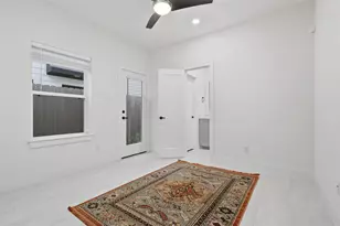 714 W Donovan St, Houston, TX 77091 - Photo 17